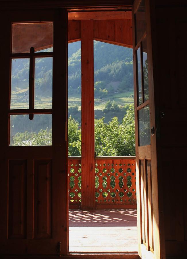 Hostel The Misty Mountains 梅斯蒂亚 外观 照片