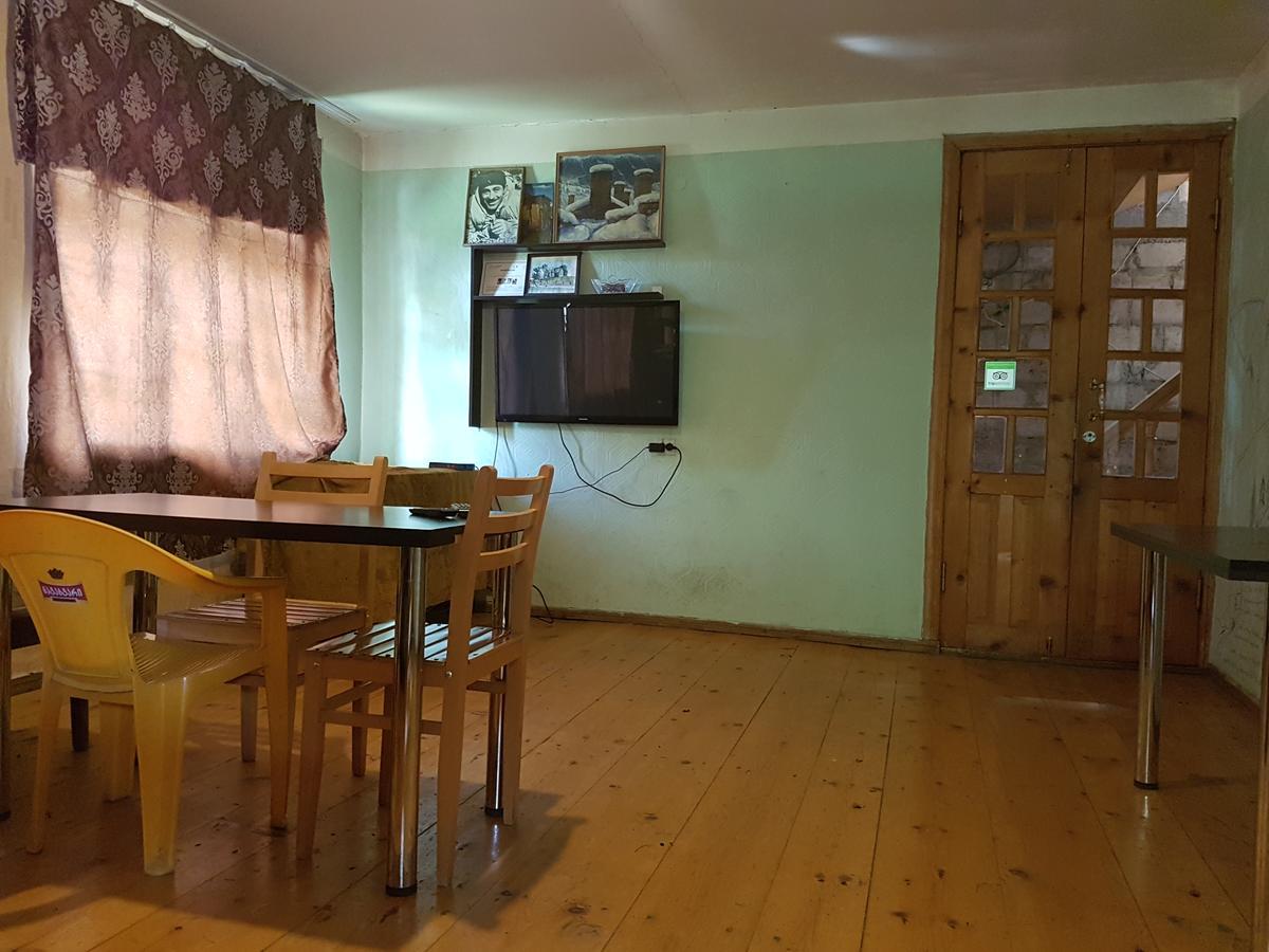 Hostel The Misty Mountains 梅斯蒂亚 外观 照片