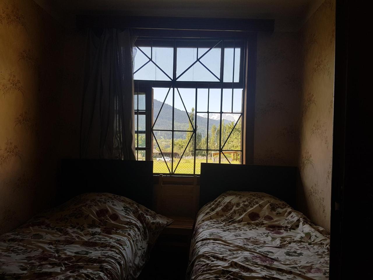 Hostel The Misty Mountains 梅斯蒂亚 外观 照片