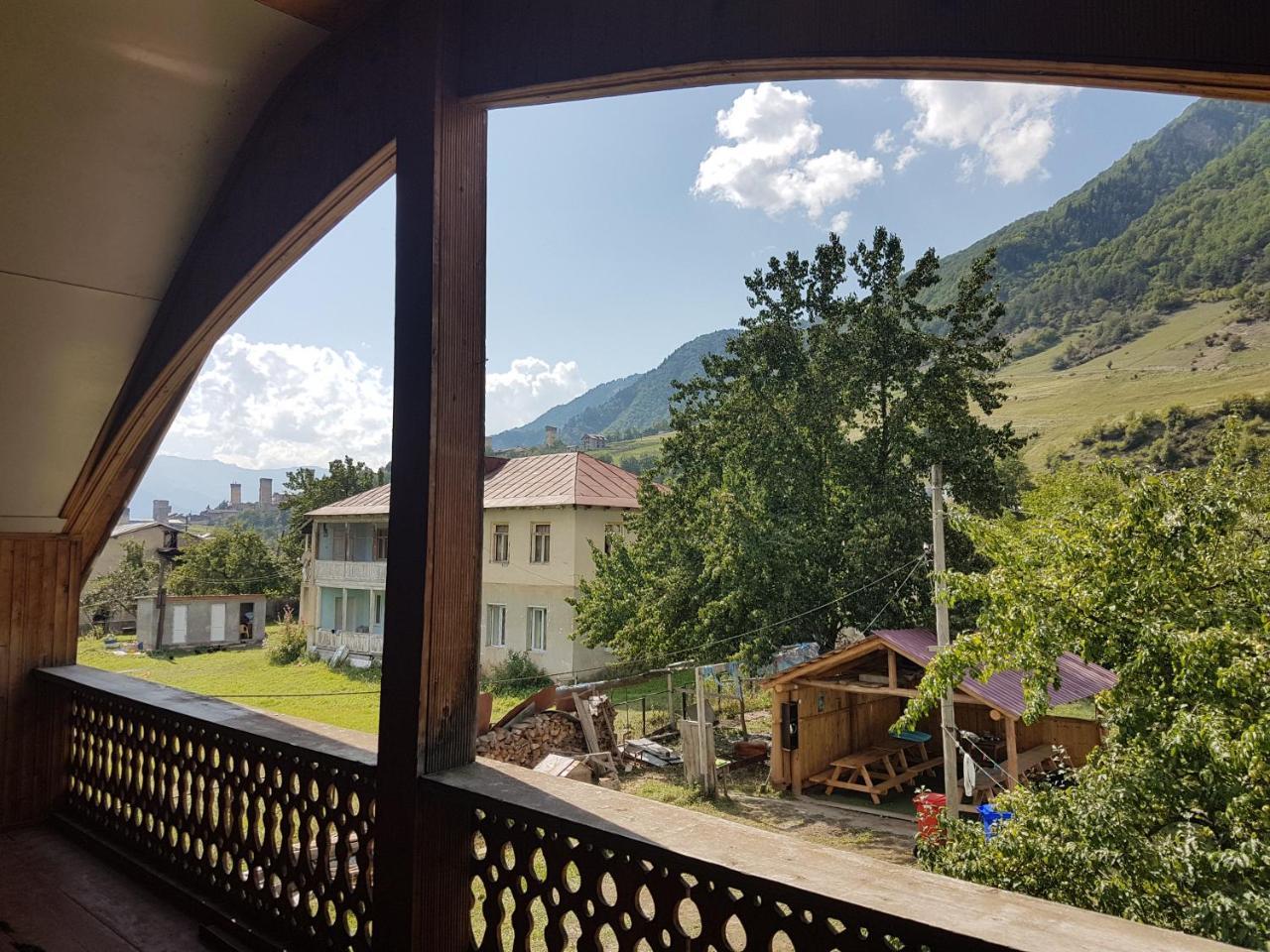 Hostel The Misty Mountains 梅斯蒂亚 外观 照片