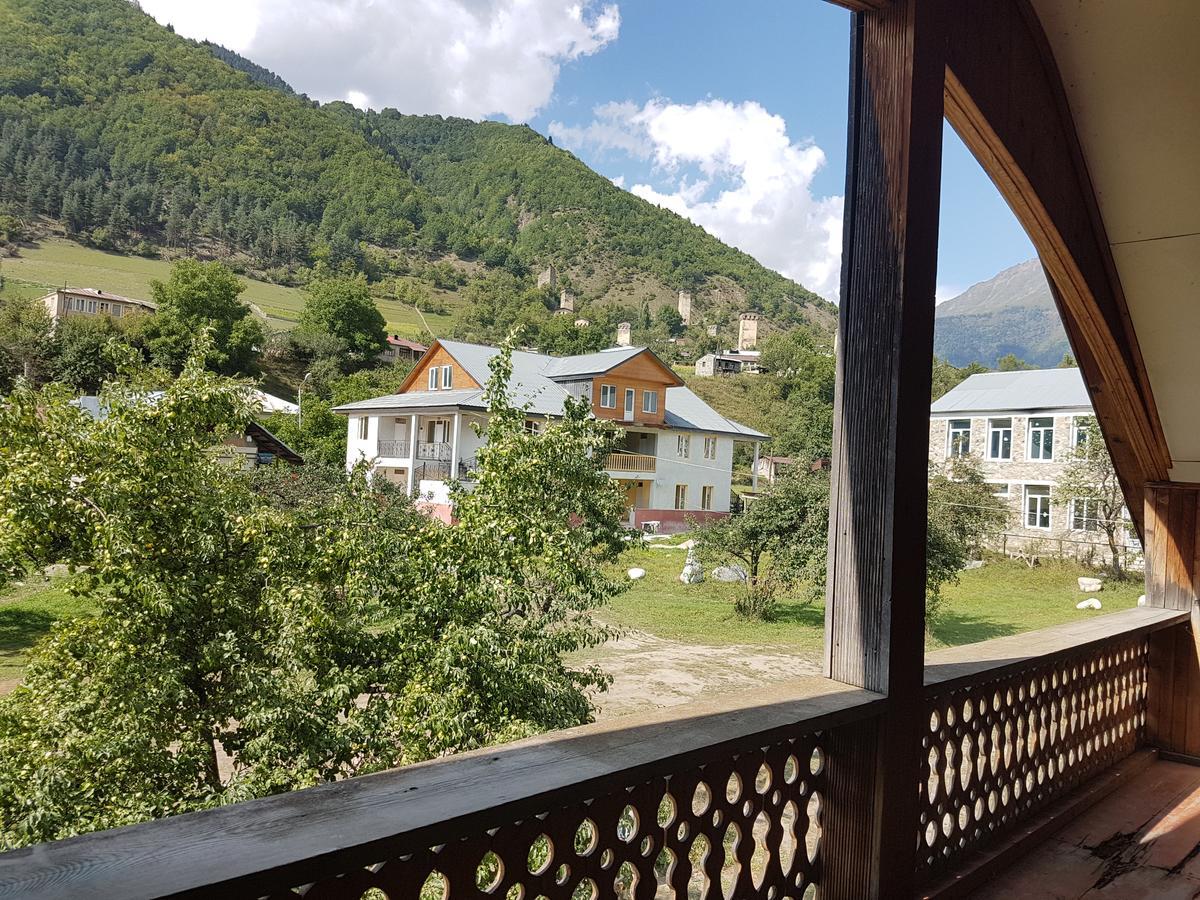 Hostel The Misty Mountains 梅斯蒂亚 外观 照片